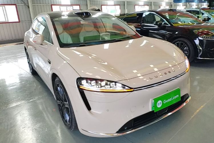 Used Hima Luxeed R7 2025 Range-Extended Version 251 km Max Front Right 45 Deg