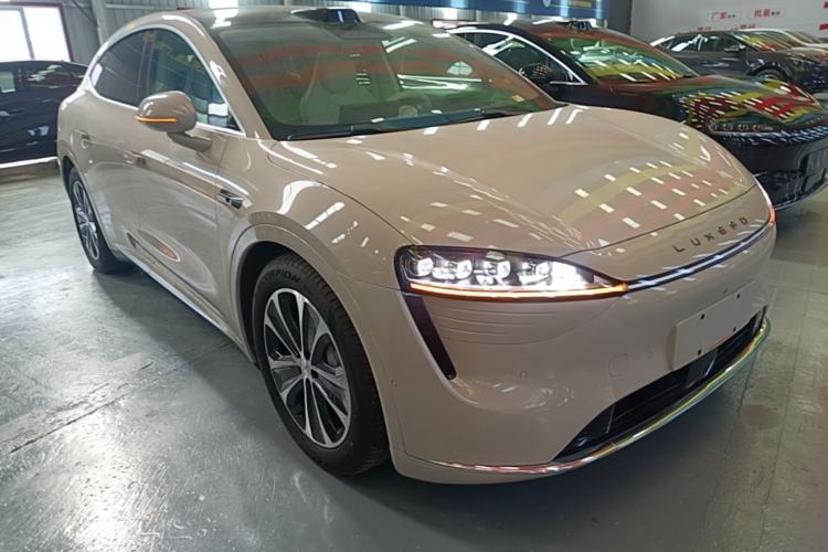 Used Hima Luxeed R7 2025 Range-Extended Version 251 km Max Front Right 45 Deg