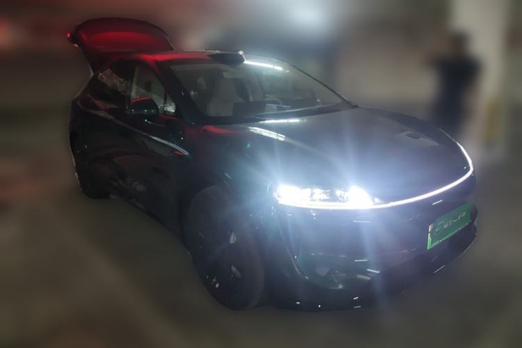 Used Hima Luxeed R7 2025 Extended-Range 251km Pro Front Right 45 Deg