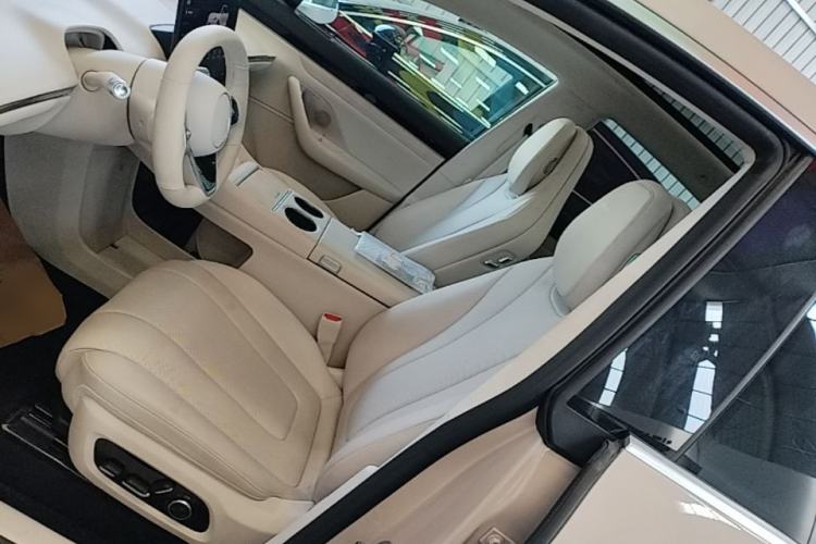 Used Hima Luxeed R7 2025 Range-Extended Version 251 km Max Left Front Seat