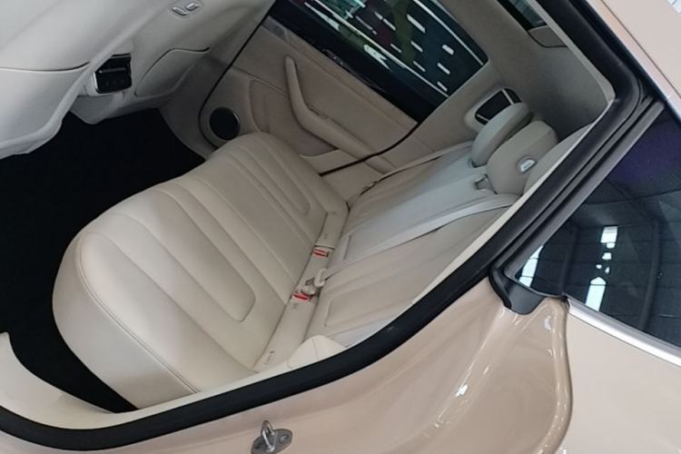 Used Hima Luxeed R7 2025 Range-Extended Version 251 km Max Left Rear Seat