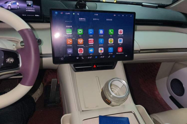 Used Hima Luxeed R7 2025 Range-Extended Version 251 km Max Audio And AC Panel