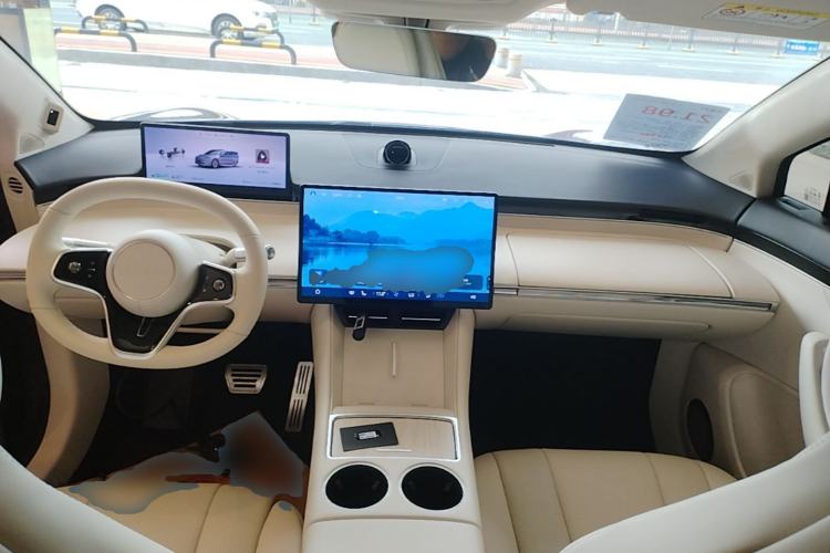 Used Hima Luxeed R7 2025 Extended-Range 331km Ultra Center Console