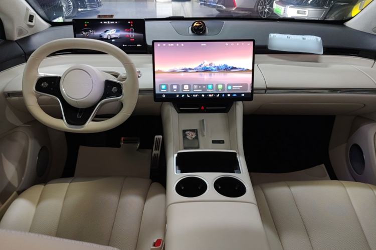 Used Hima Luxeed R7 2025 Extended-Range 331km Ultra Center Console