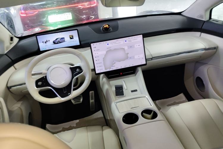 Used Hima Luxeed R7 2025 Extended-Range 331km Ultra Center Console