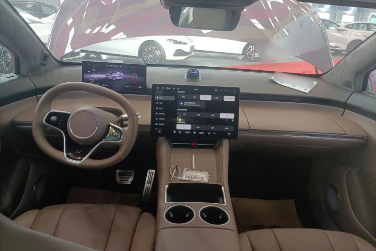 Used Hima Luxeed R7 2025 Extended-Range 331km Ultra Center Console