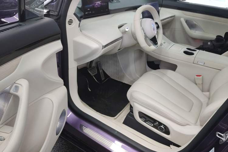Used Hima Luxeed R7 2025 Range-Extended Version 251 km Max Driver Seat