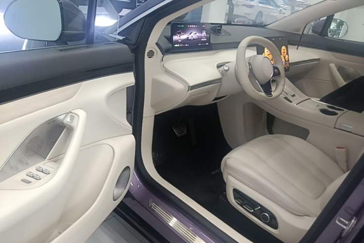 Used Hima Luxeed R7 2025 Extended-Range 331km Ultra Driver Seat