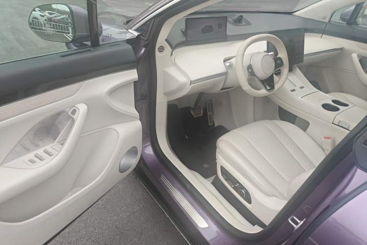 Used Hima Luxeed R7 2025 Range-Extended Version 251 km Max Driver Seat