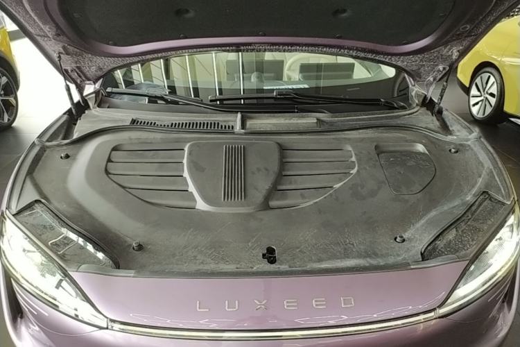 Used Hima Luxeed R7 2025 Range-Extended Version 251 km Max Engine Bay