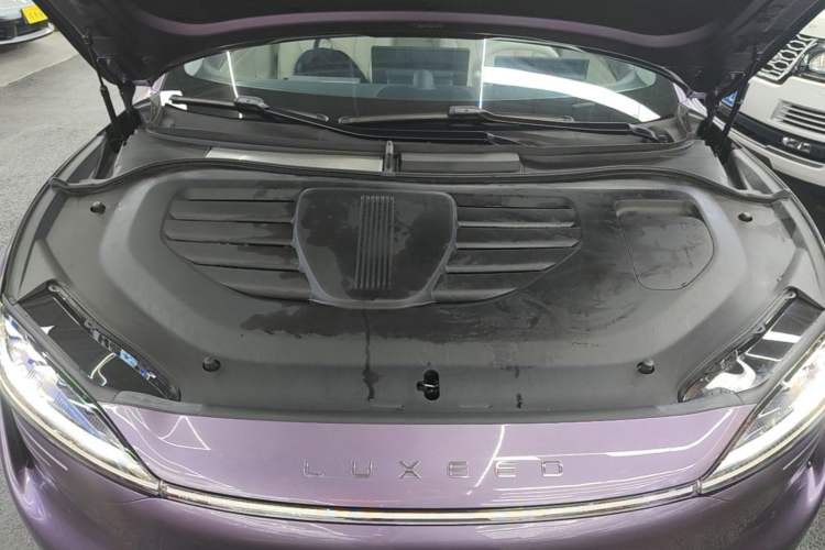 Used Hima Luxeed R7 2025 Range-Extended Version 251 km Max Engine Bay