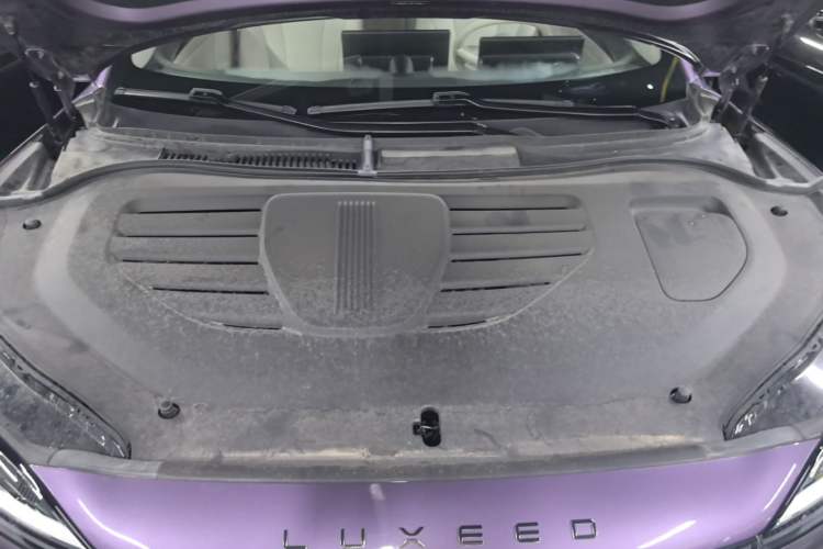Used Hima Luxeed R7 2025 Range-Extended Version 251 km Max Engine Bay