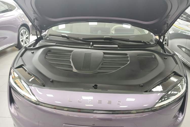 Used Hima Luxeed R7 2025 Extended-Range 331km Ultra Engine Bay
