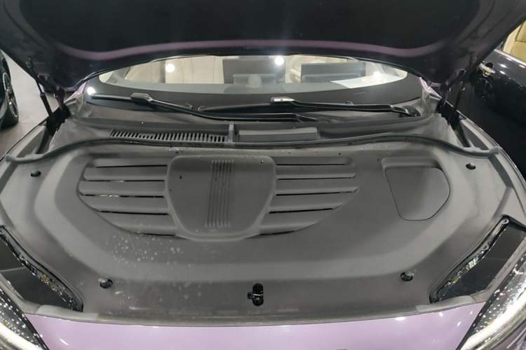 Used Hima Luxeed R7 2025 Range-Extended Version 251 km Max Engine Bay