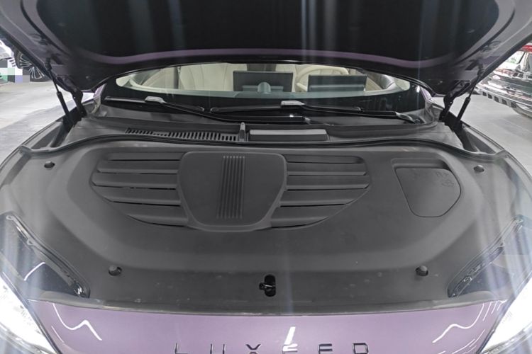 Used Hima Luxeed R7 2025 Range-Extended Version 251 km Max Engine Bay