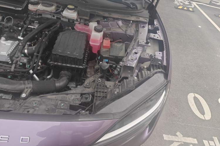 Used Hima Luxeed R7 2025 Range-Extended Version 251 km Max Engine Bay Left