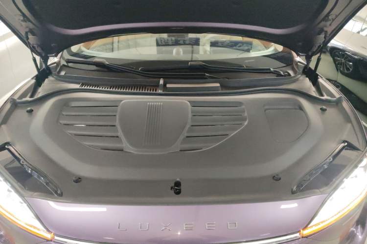 Used Hima Luxeed R7 2025 Range-Extended Version 251 km Max Engine Bay