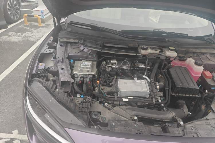 Used Hima Luxeed R7 2025 Range-Extended Version 251 km Max Engine Bay Right