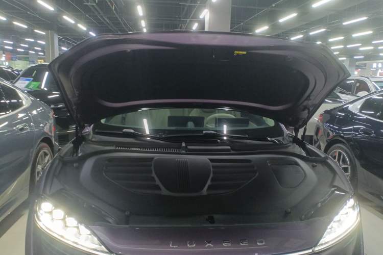 Used Hima Luxeed R7 2025 Range-Extended Version 251 km Max Engine Bay