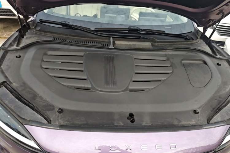 Used Hima Luxeed R7 2025 Extended-Range 331km Ultra Engine Bay
