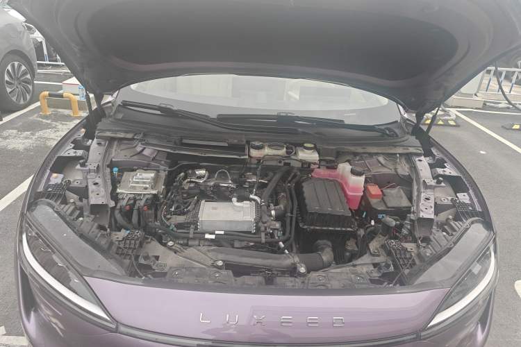 Used Hima Luxeed R7 2025 Range-Extended Version 251 km Max Engine Bay