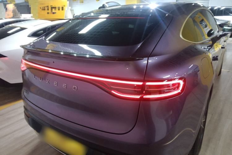 Used Hima Luxeed R7 2025 Range-Extended Version 251 km Max Exterior 4