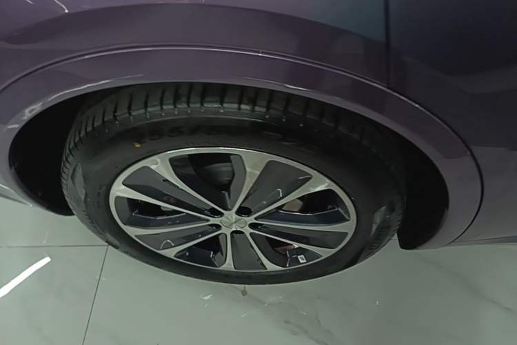 Used Hima Luxeed R7 2025 Range-Extended Version 251 km Max Exterior 5
