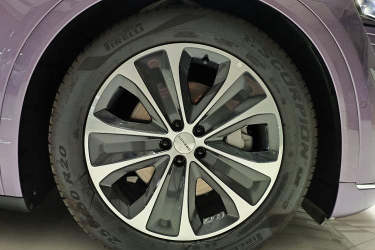 Used Hima Luxeed R7 2025 Range-Extended Version 251 km Max Exterior 7