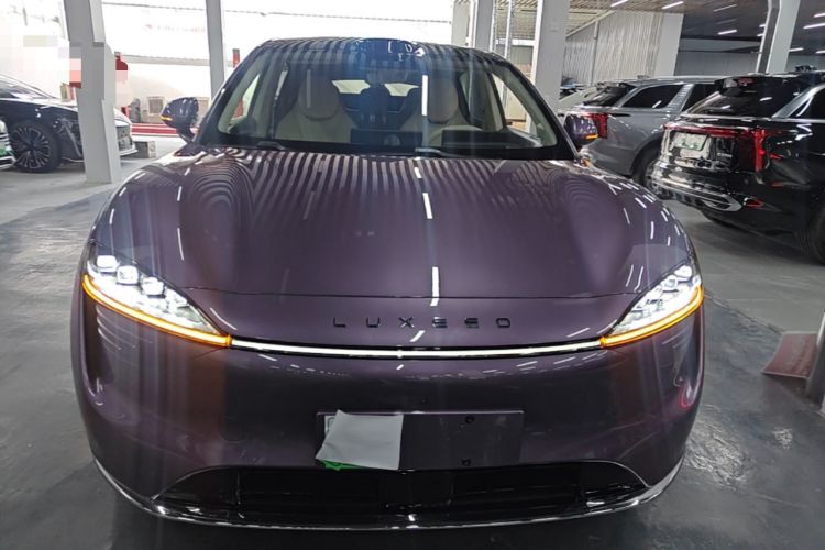 Used Hima Luxeed R7 2025 Range-Extended Version 251 km Max Front