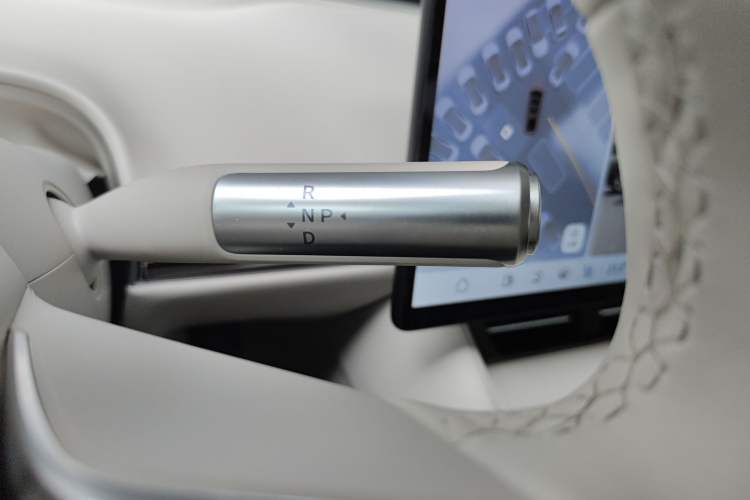 Used Hima Luxeed R7 2025 Extended-Range 331km Ultra Gear Lever