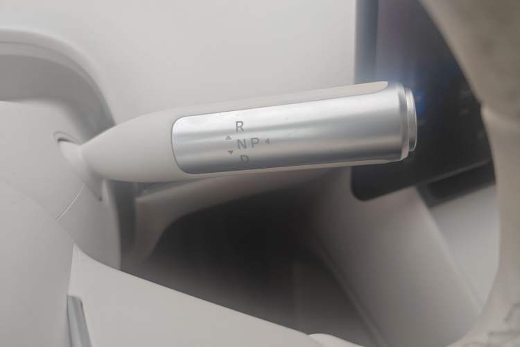 Used Hima Luxeed R7 2025 Range-Extended Version 251 km Max Gear Lever
