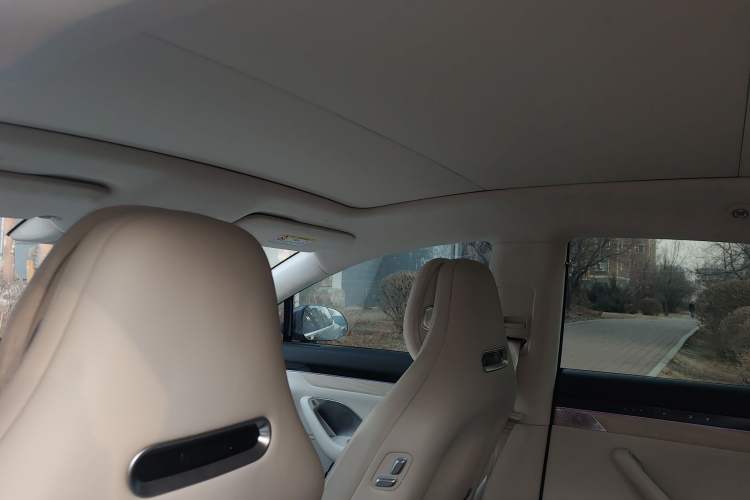 Used Hima Luxeed R7 2025 Range-Extended Version 251 km Max Headliner