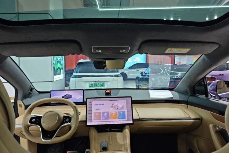 Used Hima Luxeed R7 2025 Range-Extended Version 251 km Max Headliner