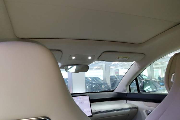 Used Hima Luxeed R7 2025 Extended-Range 331km Ultra Headliner
