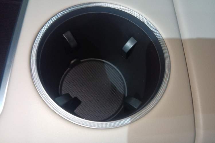 Used Hima Luxeed R7 2025 Range-Extended Version 251 km Max Interior 1