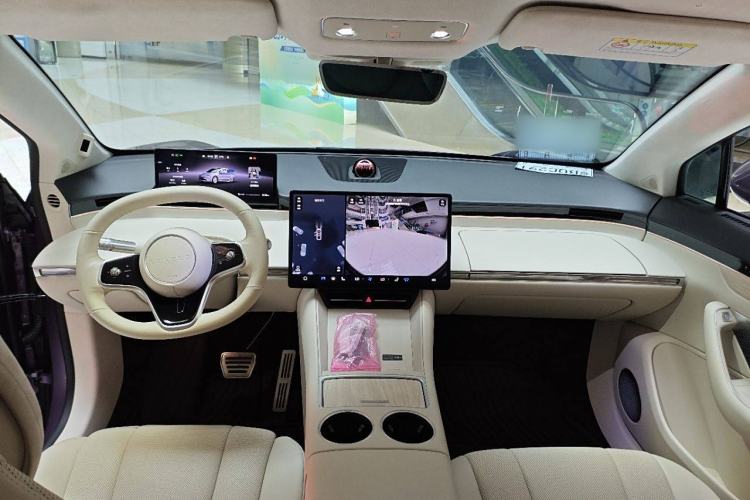Used Hima Luxeed R7 2025 Range-Extended Version 251 km Max Interior 1