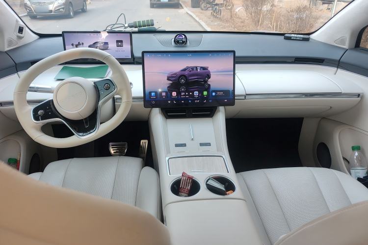 Used Hima Luxeed R7 2025 Range-Extended Version 251 km Max Interior 2