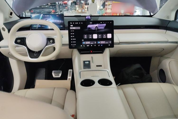 Used Hima Luxeed R7 2025 Range-Extended Version 251 km Max Interior 2