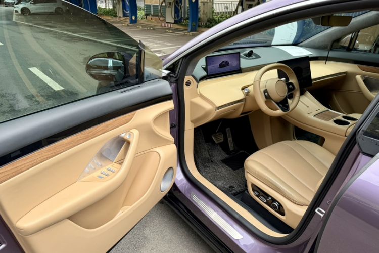 Used Hima Luxeed R7 2025 Range-Extended Version 251 km Max Interior 2