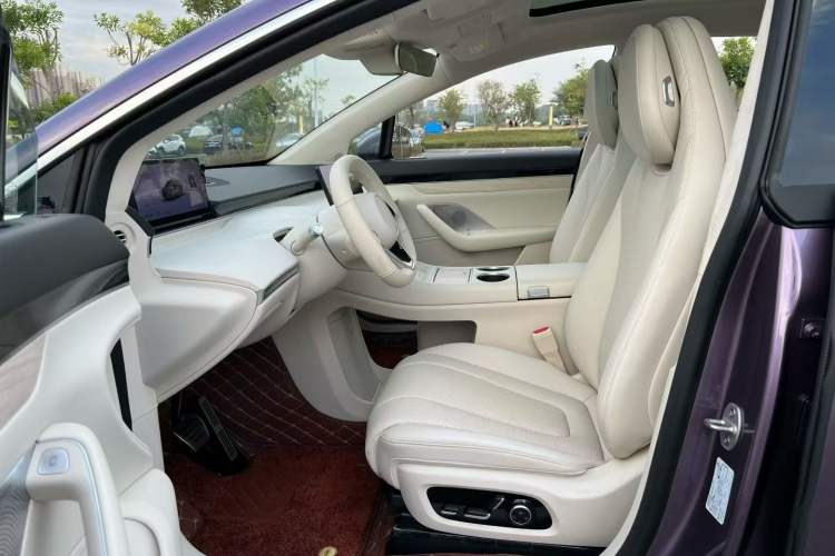 Used Hima Luxeed R7 2025 Range-Extended Version 251 km Max Interior 3