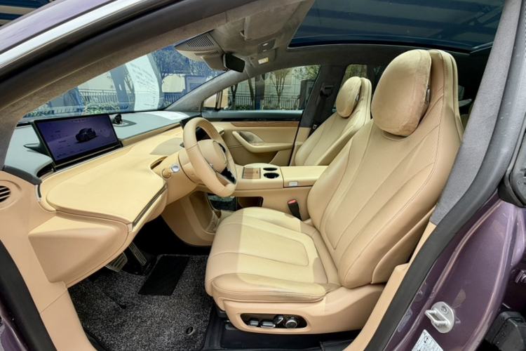 Used Hima Luxeed R7 2025 Range-Extended Version 251 km Max Interior 3