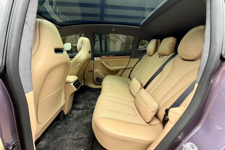 Used Hima Luxeed R7 2025 Range-Extended Version 251 km Max Interior 4