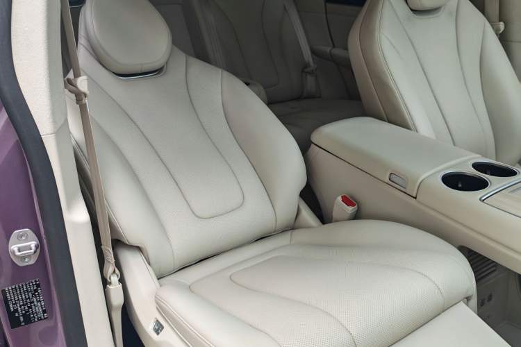 Used Hima Luxeed R7 2025 Range-Extended Version 251 km Max Interior 8