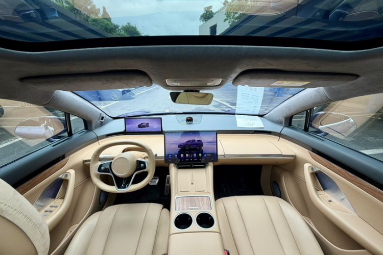 Used Hima Luxeed R7 2025 Range-Extended Version 251 km Max Interior 8