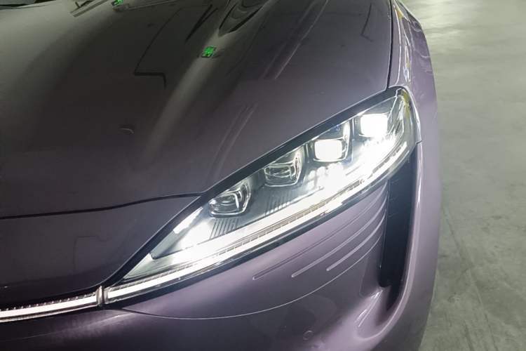 Used Hima Luxeed R7 2025 Extended-Range 331km Ultra Left Front Headlight