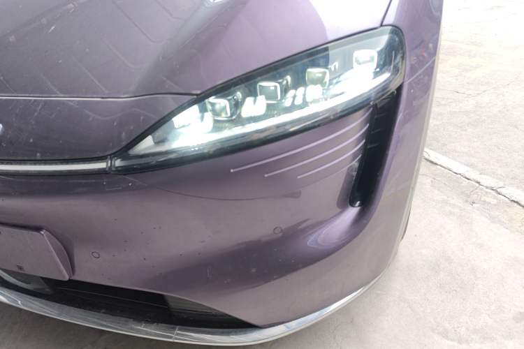 Used Hima Luxeed R7 2025 Extended-Range 331km Ultra Left Front Headlight