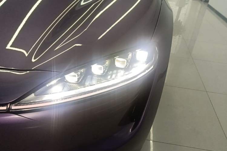 Used Hima Luxeed R7 2025 Extended-Range 331km Ultra Left Front Headlight
