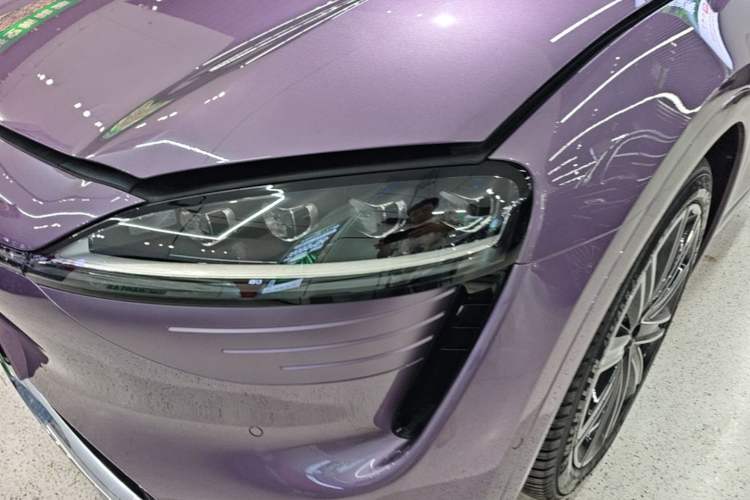 Used Hima Luxeed R7 2025 Range-Extended Version 251 km Max Left Front Headlight