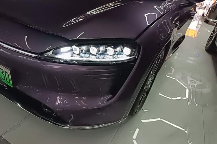 Used Hima Luxeed R7 2025 Range-Extended Version 251 km Max Left Front Headlight