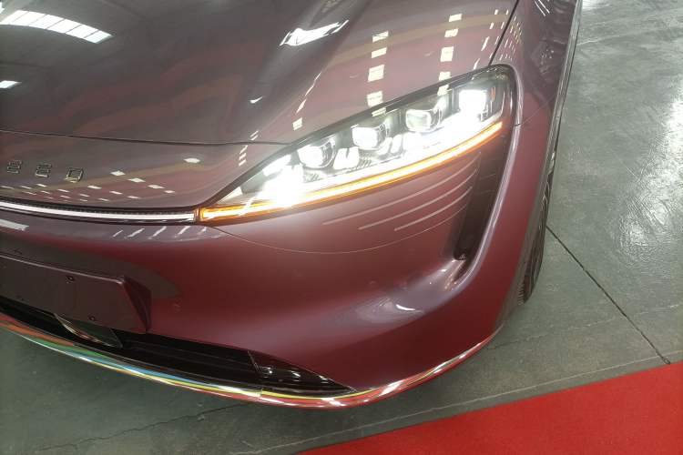 Used Hima Luxeed R7 2025 Extended-Range 331km Ultra Left Front Headlight